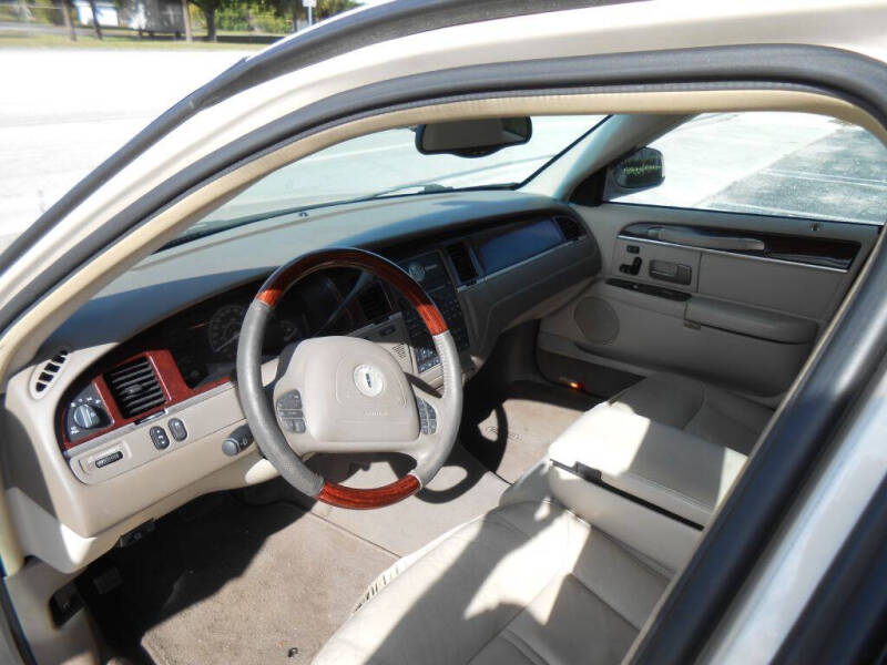 2003 Lincoln Town Car Cartier