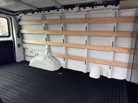 2024 Chevrolet Express 2500