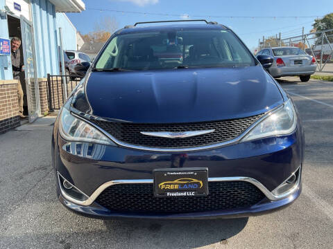 2017 Chrysler Pacifica Touring-L