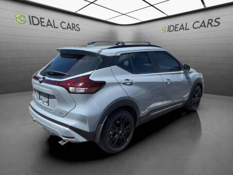 2022 Nissan Kicks SR