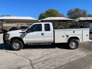 2011 Ford F-250 Super Duty for sale at A ASSOCIATED VEHICLE SALES in Weatherford TX