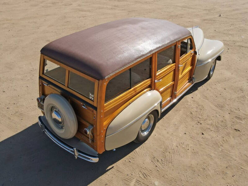 1948 Ford Super Deluxe