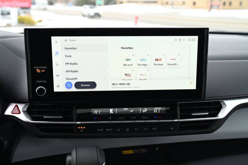 2025 Toyota Sienna XLE 8-Passenger