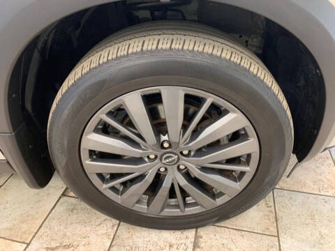 2022 Nissan Pathfinder SL