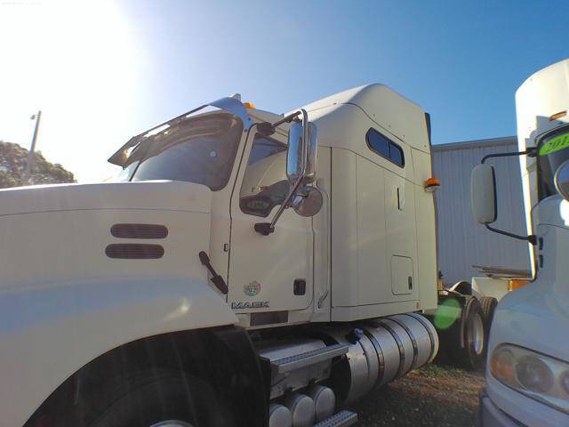 2016 Mack Pinnacle