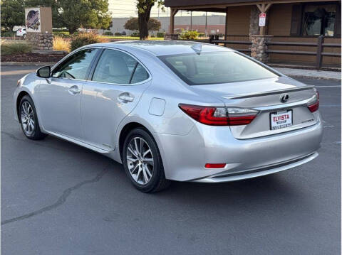 2016 Lexus ES 300h