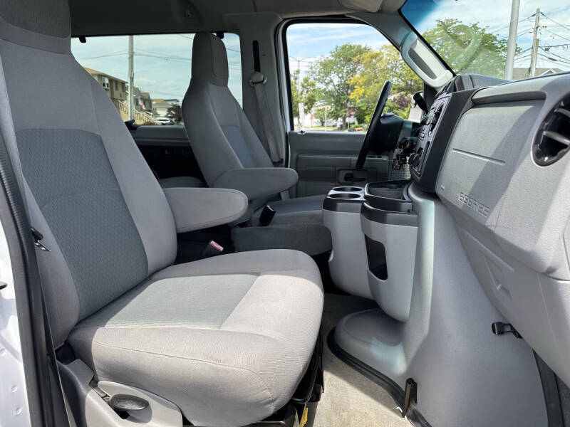 2014 Ford E-Series E-350 SD XLT