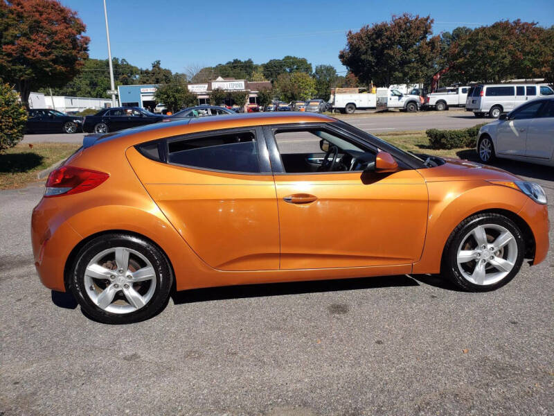 2014 Hyundai Veloster Base photo 8