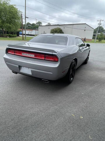 2013 Dodge Challenger SXT