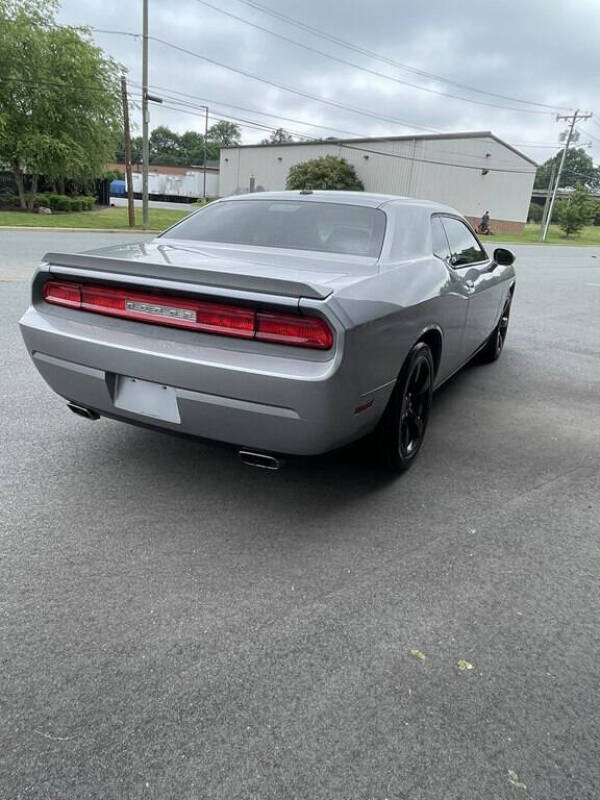 2013 Dodge Challenger SXT