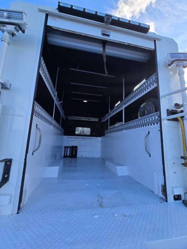 2014 Freightliner M2 106