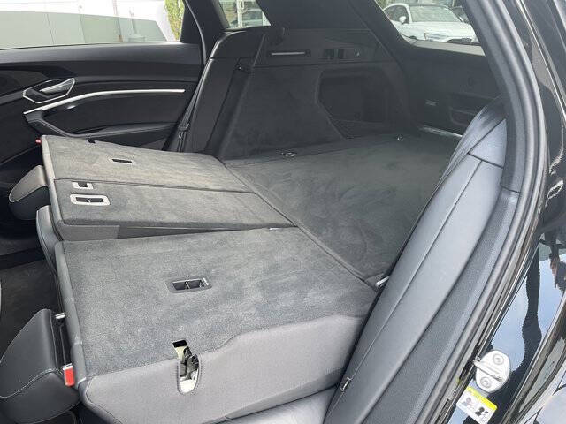 2022 Audi e-tron S quattro Premium Plus