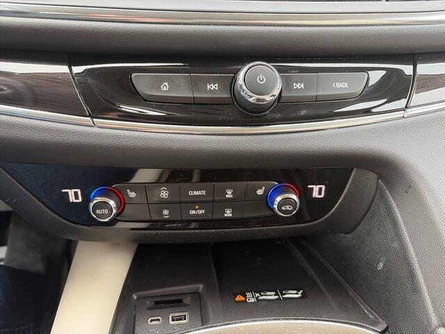 2024 Buick Enclave Essence