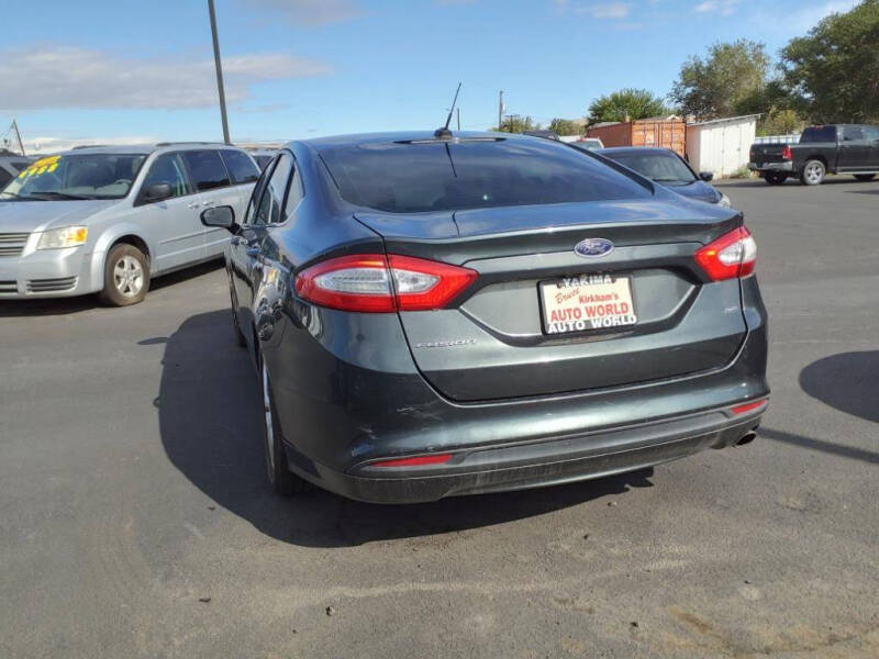 2016 Ford Fusion SE