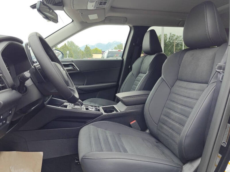 2025 Mitsubishi Outlander PHEV SE