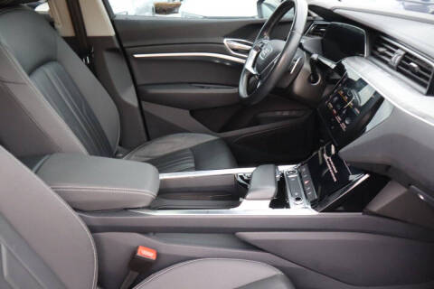 2021 Audi e-tron quattro Premium