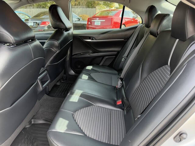 2020 Toyota Camry SE