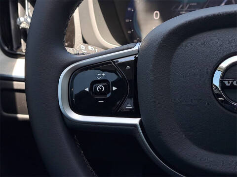 2025 Volvo XC60 B5 Plus Dark Theme