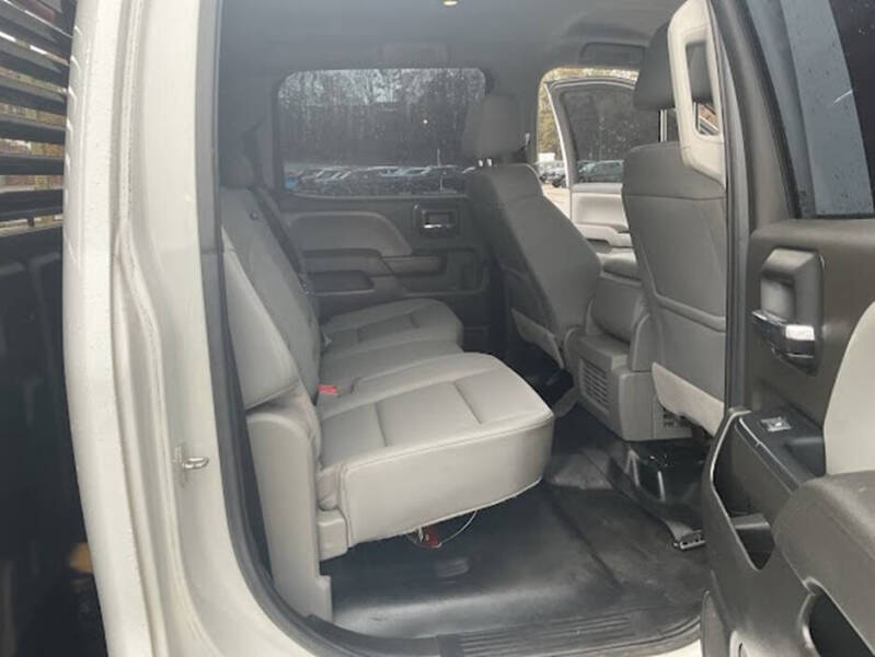 2022 Chevrolet Silverado 5500HD