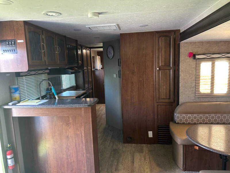 2017 Coachmen RV Freedom Express Liberty Editio