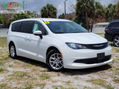 2023 Chrysler Voyager LX