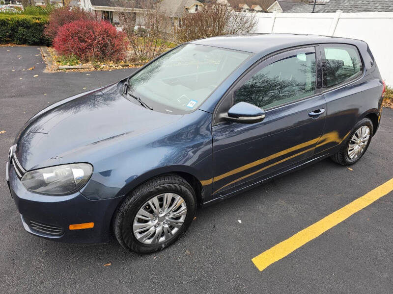 2010 Volkswagen Golf Base photo 2