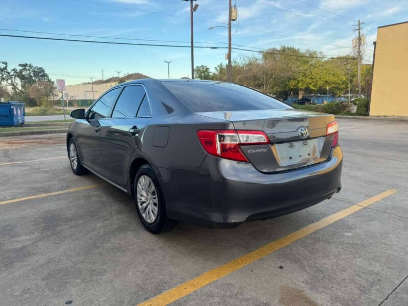 2014 Toyota Camry LE