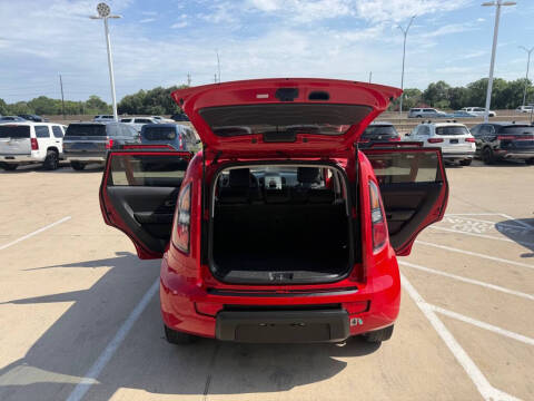 2010 Kia Soul +