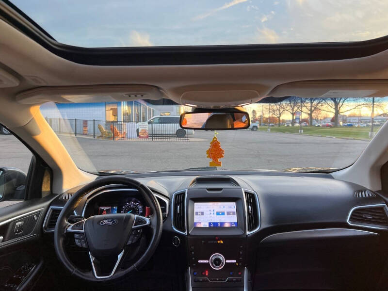 2020 Ford Edge Titanium