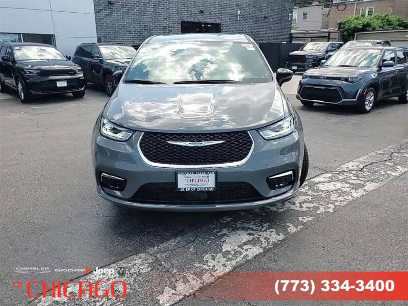 2025 Chrysler Pacifica Select