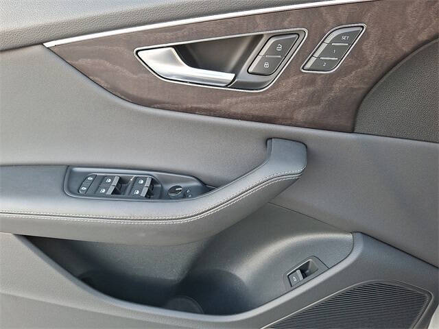 2023 Audi Q8 quattro Premium Plus 55 TFSI