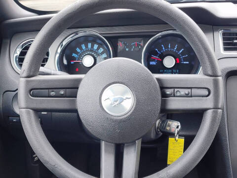 2012 Ford Mustang V6