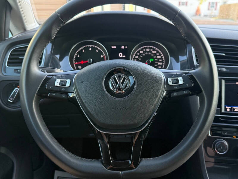 2020 Volkswagen Golf TSI