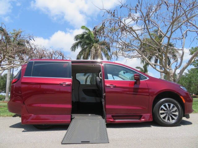 2021 Chrysler Pacifica Touring L