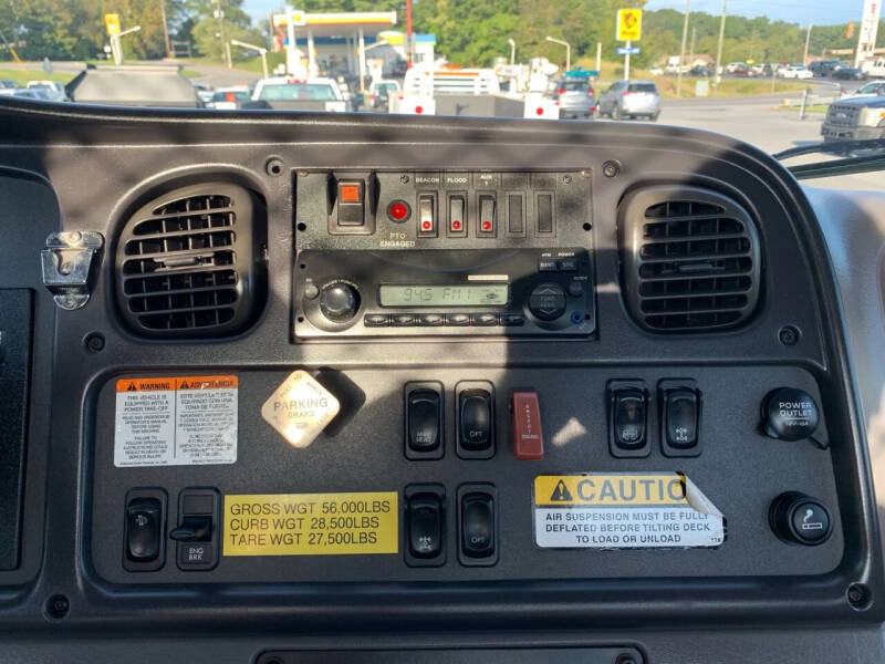 2011 Freightliner M2 112V