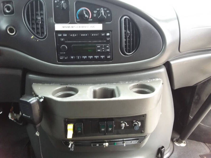 2006 Ford E-Series E-350 SD