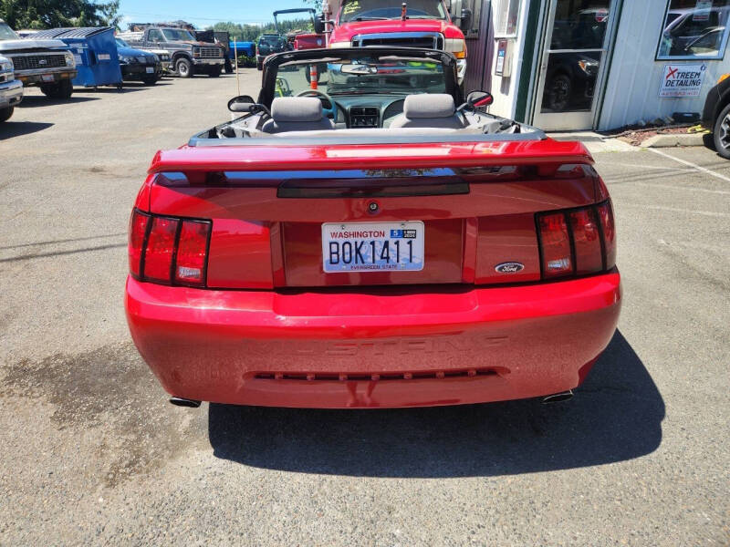 2000 Ford Mustang
