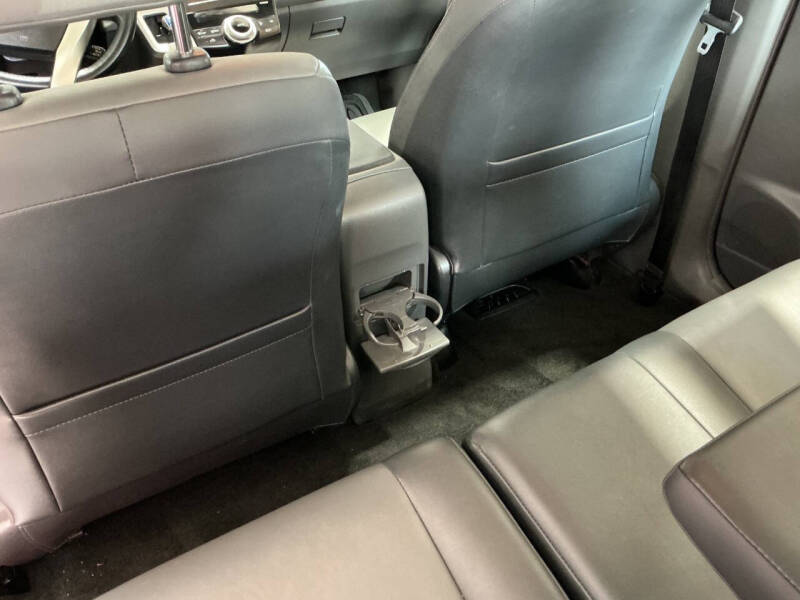 2013 Toyota Prius v Five