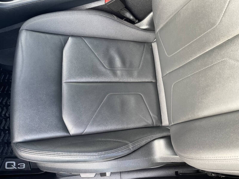 2022 Audi Q3 quattro S line Premium 45 TFSI