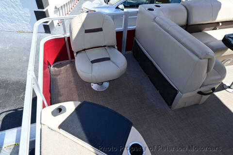 2019 Sun Tracker Fishin Barge 20 DLX
