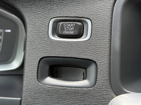 2015 Volvo V60 Cross Country T5