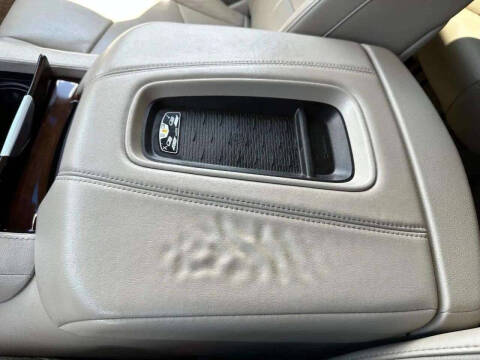 2017 Cadillac Escalade Luxury