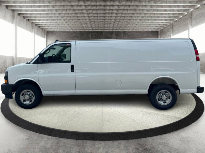 2025 Chevrolet Express 2500