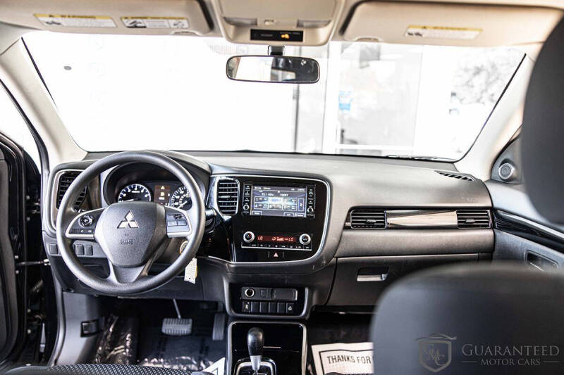 2020 Mitsubishi Outlander ES