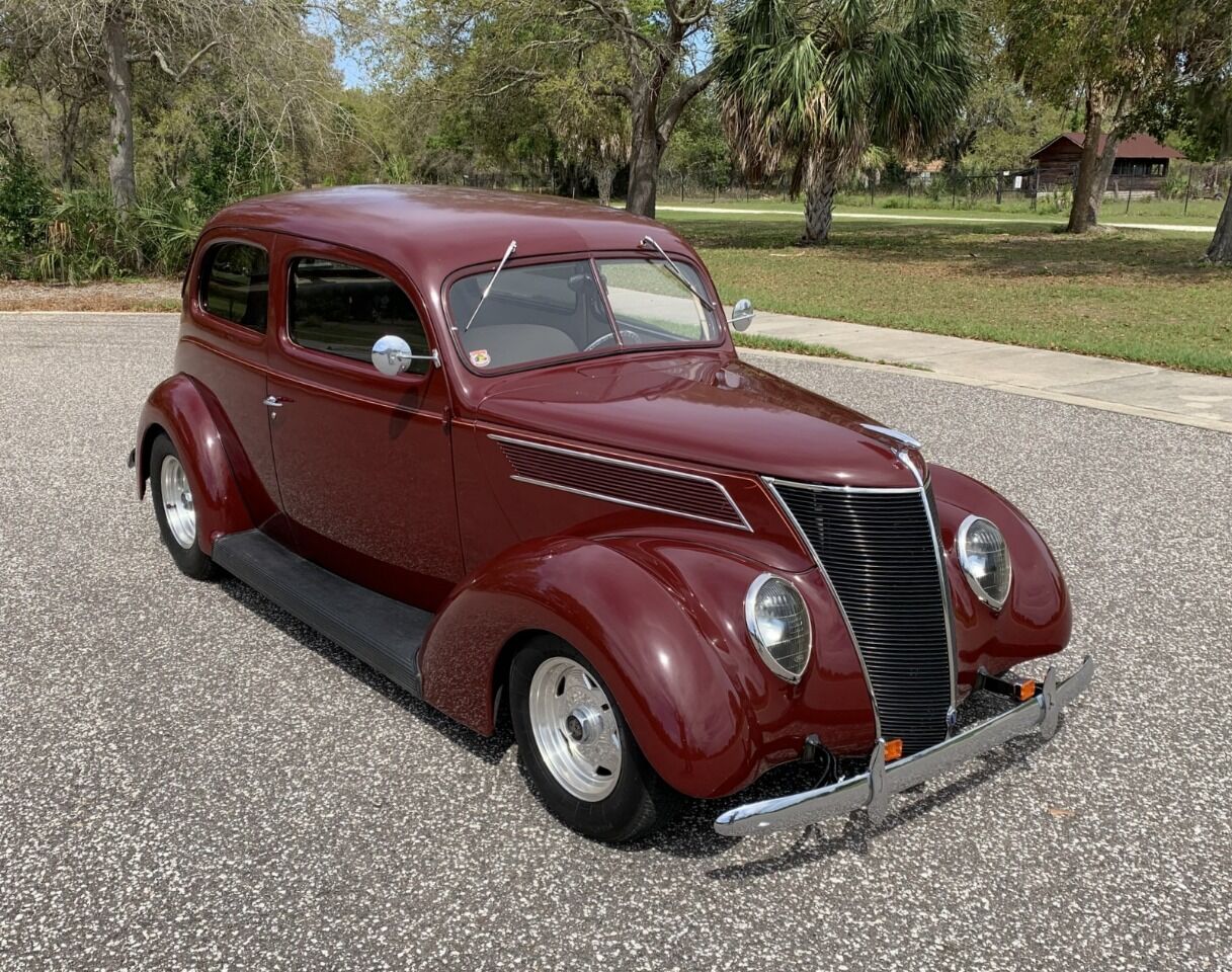 1937 Ford Street Rod 5