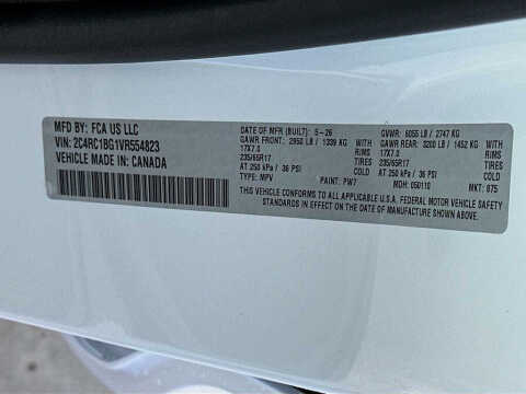 2027 Chrysler Pacifica Select