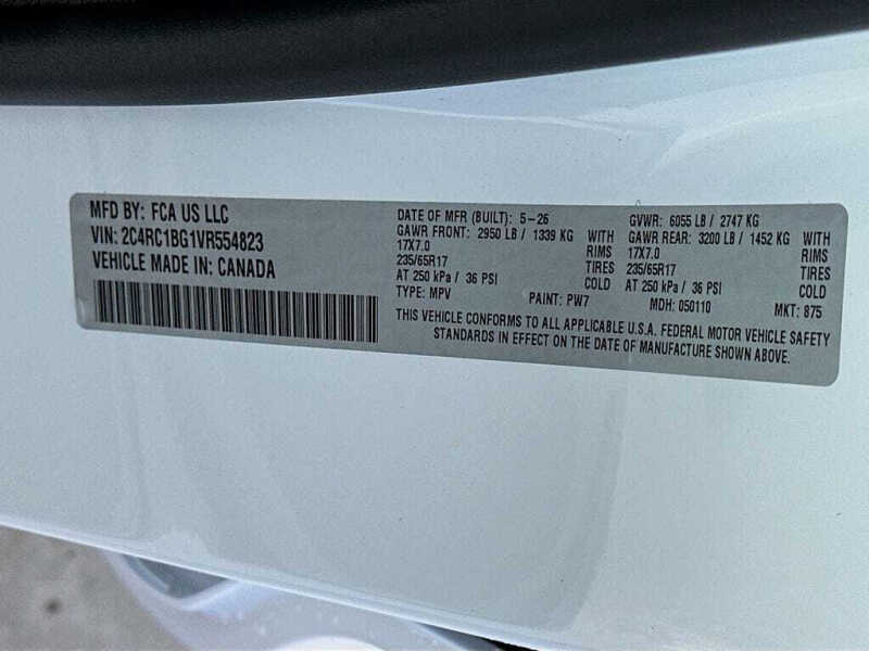 2027 Chrysler Pacifica Select