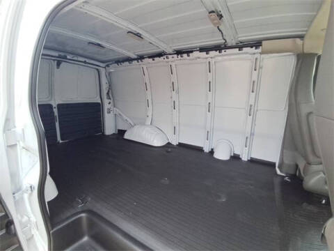 2025 Chevrolet Express 3500