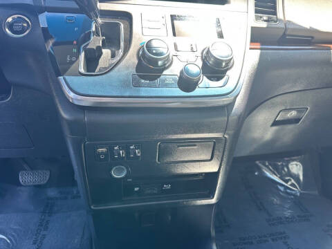 2015 Toyota Sienna Limited Premium 7-Passenger