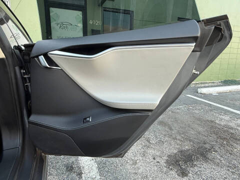 2014 Tesla Model S P85